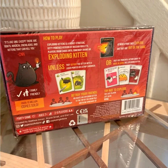 Original Edition Card Game - Red - Picture 2 of 2